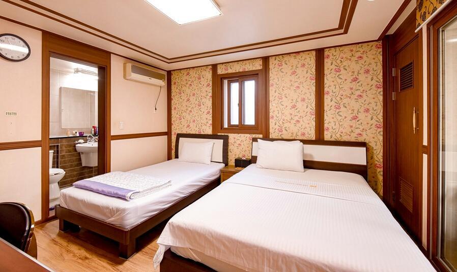 Hillstay Residence Hotel Gumi Buitenkant foto