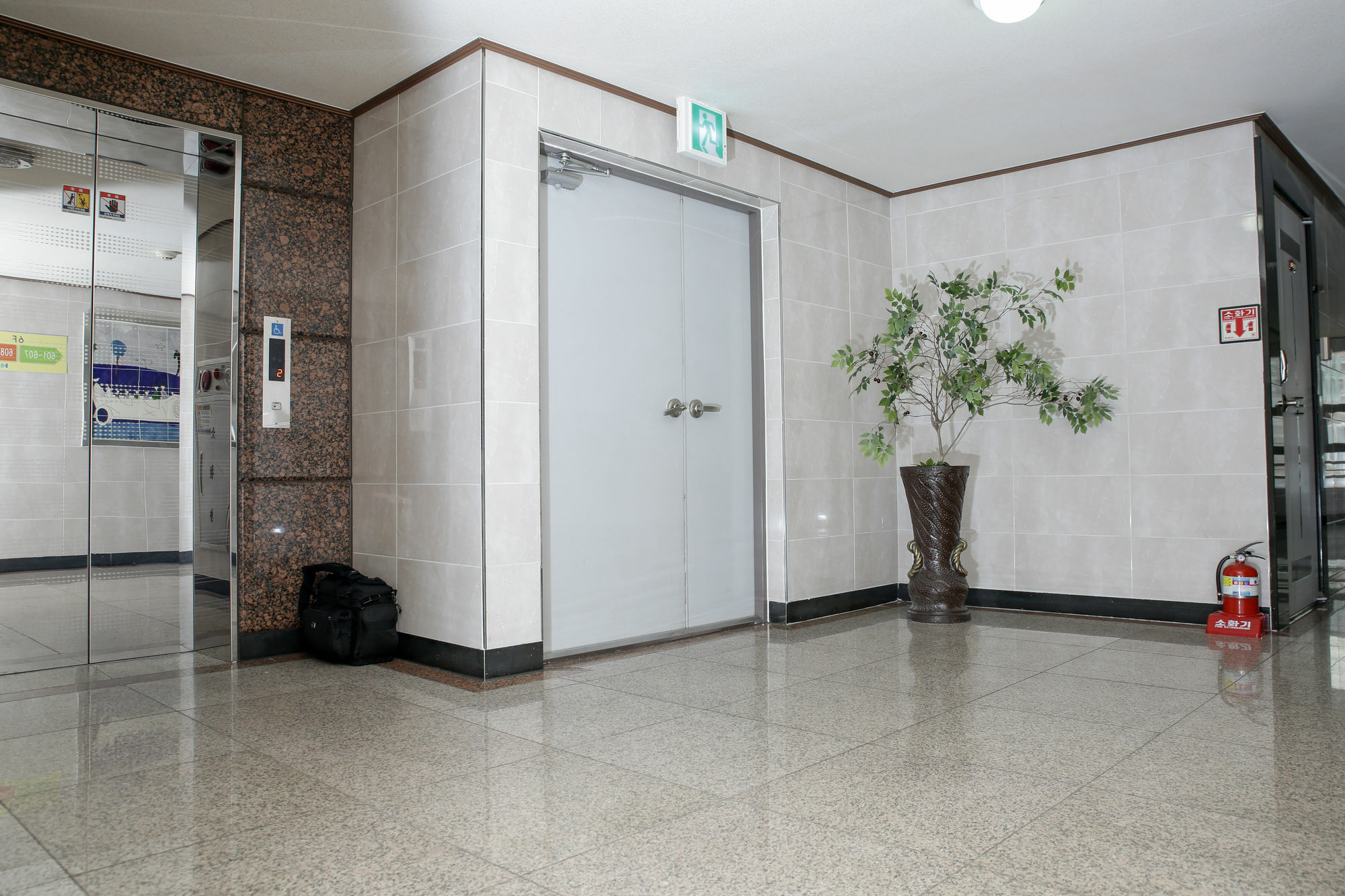 Hillstay Residence Hotel Gumi Buitenkant foto